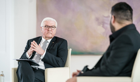 (Frank-Walter Steinmeier)™ in (X-PRO-T)™