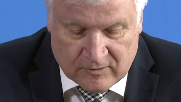 Horst Seehofer (CSDU) ist depressiv.